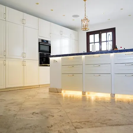 Huge Golf And Mansion 8 Min From Puerto Banus Ferienhaus *